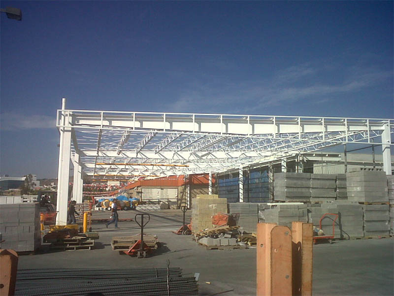 Construcción de Canopy de Proveedores, Cubierta Metálica en Patio de Materiales y Muro Metálico Perimetral